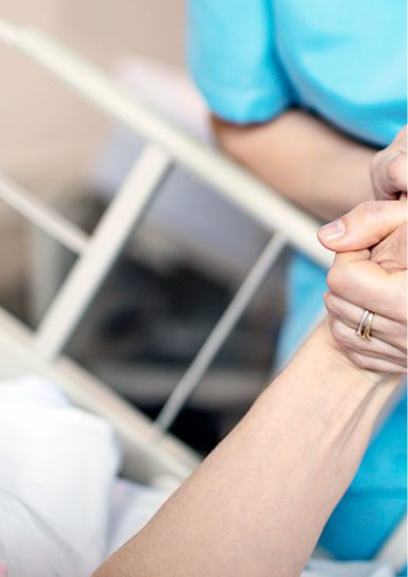 ASSISTÊNCIA DE ENFERMAGEM HOSPITALAR E DOMICILIAR