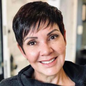 Profa. Lorise Gonçalves