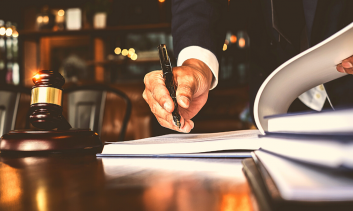 CURSO DE CAPACITAÇÃO EAD EM DIREITO DO TRABALHO - 180H