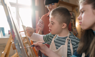 EDUCAÇÃO ESPECIAL E INCLUSIVA COM ÊNFASE EM DEFICIÊNCIAS MÚLTIPLAS E INTELECTUAIS