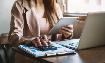 CURSO DE CAPACITAÇÃO EAD EM  ECONOMIA EMPRESARIAL