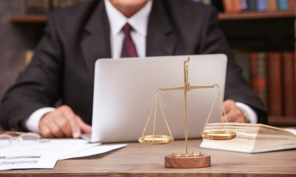 DIREITO PÚBLICO: CONSTITUCIONAL, ADMINISTRATIVO E TRIBUTÁRIO