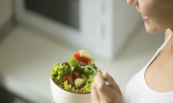 CURSO DE CAPACITAÇÃO EAD EM NUTRIÇÃO  - 180H