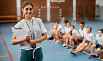 EDUCAÇÃO FÍSICA ESCOLAR E TREINAMENTO DESPORTIVO