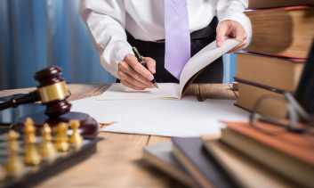 DIREITO ADMINISTRATIVO E LICITAÇÕES