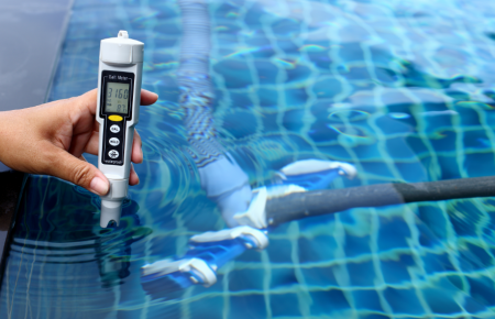 TRATAMENTO QUÍMICO DE PISCINAS: GARANTINDO ÁGUA CRISTALINA
