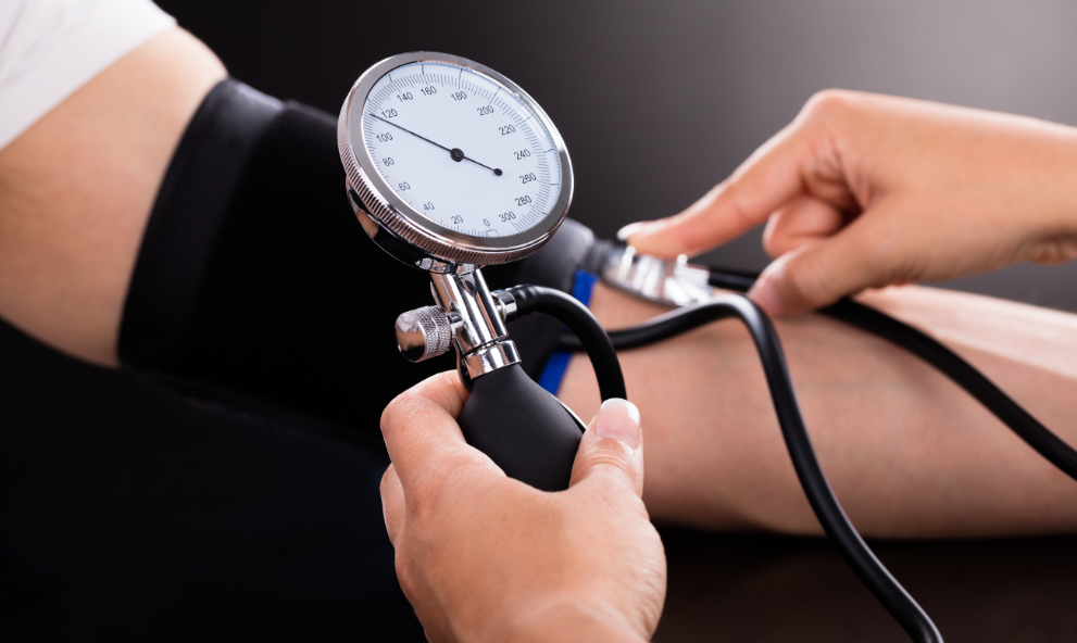 NOÇÕES BÁSICAS SOBRE HIPERTENSÃO ARTERIAL
