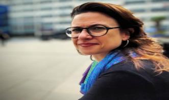 ANA CAROLINA G F LOJO