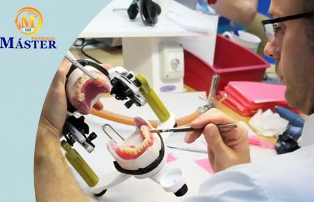 Técnico em Prótese Dentária